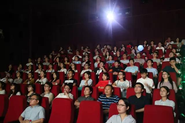 八一建軍節(jié)，公司組織總部員工集體觀看革命主題片《建軍大業(yè)》