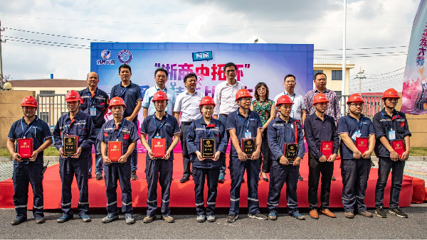 首屆“浙商中拓杯”叉車技能比武大賽落下帷幕