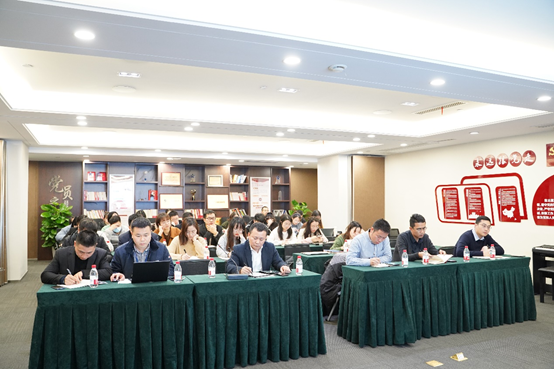 學(xué)習(xí)十九屆五中全會(huì)精神 ：公司黨委副書(shū)記張端清到基層宣講十九屆五中全會(huì)精神