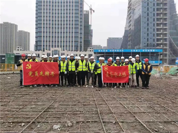 公司總部大樓主樓區(qū)域完成基礎(chǔ)混凝土澆筑工程