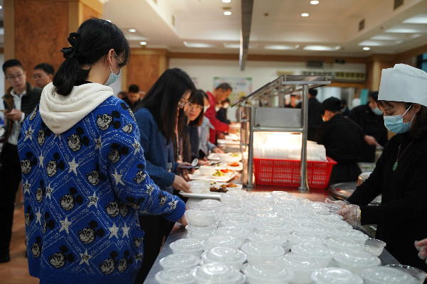 猜燈謎，包湯圓，畫團(tuán)扇，公司工會(huì)帶你鬧元宵！