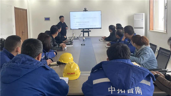 公司安全生產(chǎn)部組織開展“理論講解+現(xiàn)場(chǎng)指導(dǎo)”安全生產(chǎn)專題培訓(xùn)