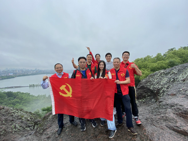 獻禮建黨百年|  黨委工作部黨支部開展“公益志愿行，黨史學習濃”主題黨日活動