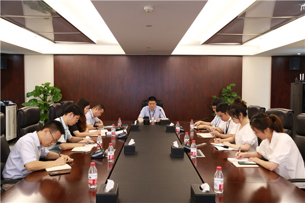 公司黨委書(shū)記、董事長(zhǎng)袁仁軍以普通黨員身份參加黨支部黨史學(xué)習(xí)教育專(zhuān)題組織生活會(huì)