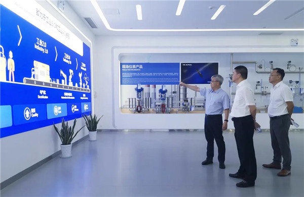 公司黨委書記、董事長袁仁軍一行赴中控技術(shù)走訪交流