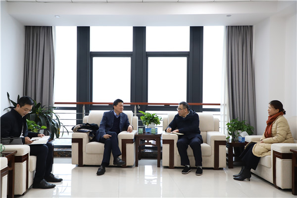 公司黨委書記、董事長袁仁軍走訪麗水城投，共話“共同富?！? /></div>
                            </div>
                            <div   id=