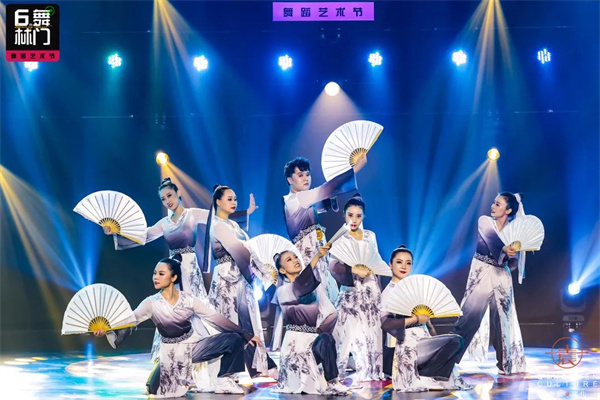 公司舞蹈隊(duì)在第六屆武林門舞蹈藝術(shù)節(jié)中喜獲佳績(jī)