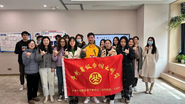 情暖三月學(xué)雷鋒 “賬房姑娘”獻熱血