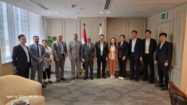 公司黨委書記、董事長袁仁軍赴埃及考察調(diào)研當?shù)禺a(chǎn)業(yè)情況并推進業(yè)務合作